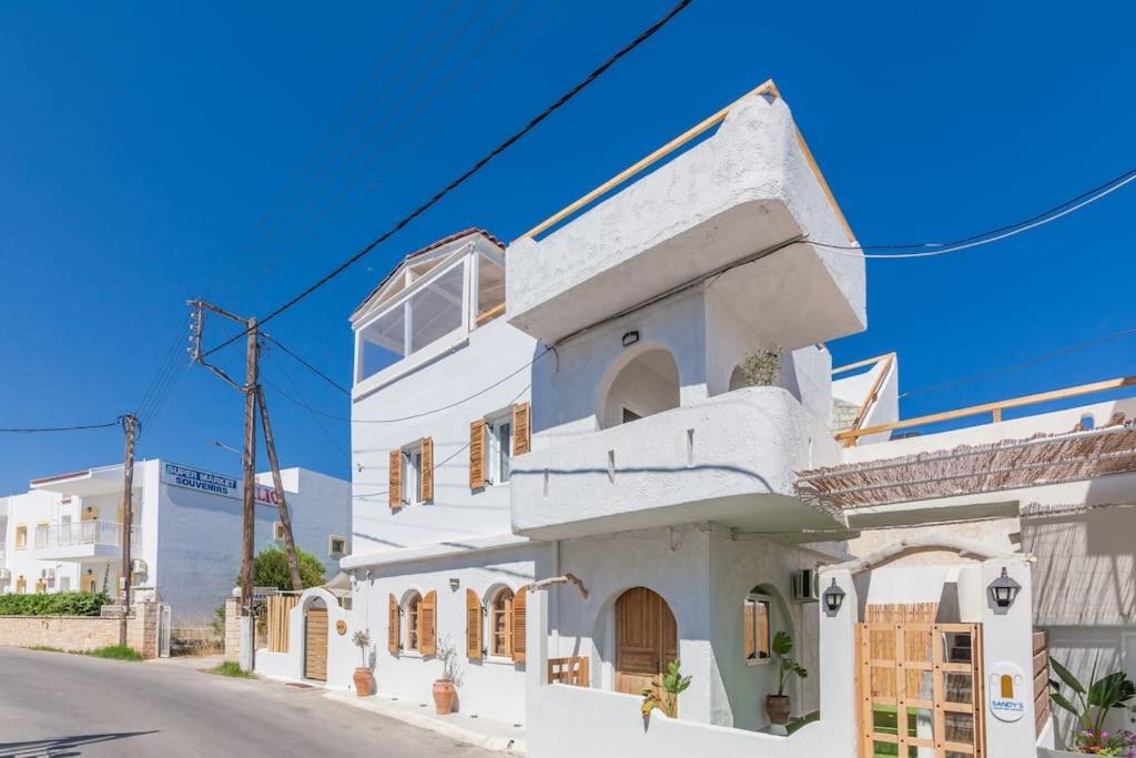 Geo'S Lovely Two Bedroom Island Apartment Gouves Exterior photo