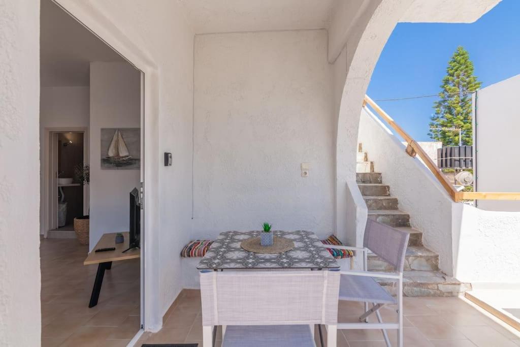 Geo'S Lovely Two Bedroom Island Apartment Gouves Exterior photo