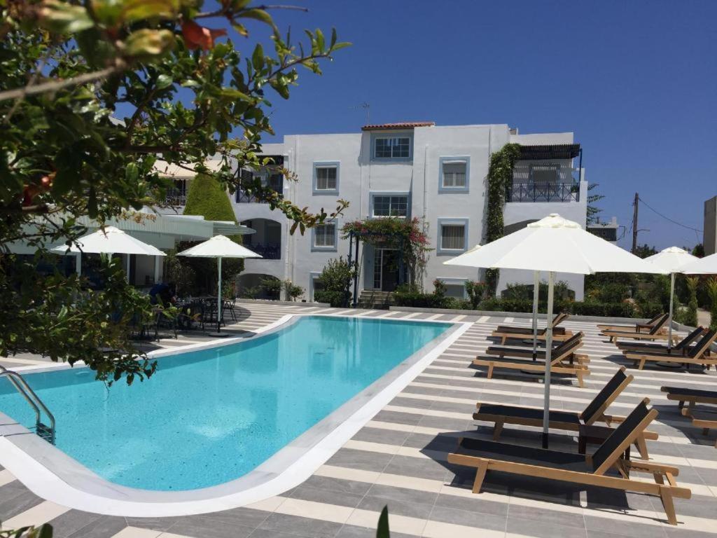 Geo'S Lovely Two Bedroom Island Apartment Gouves Exterior photo